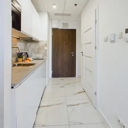 شقة Modern, Air-conditioned In The Centre Of By Renters