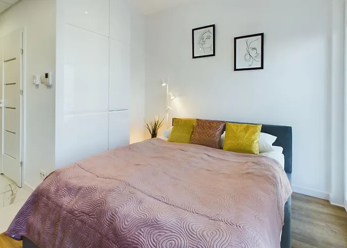 Apartment Modern, Air-conditioned In The Centre Of By Renters