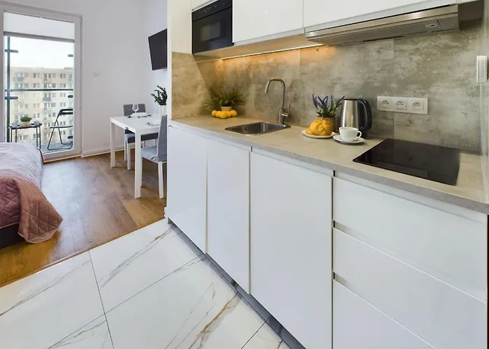 Modern, Air-conditioned In The Centre Of By Renters